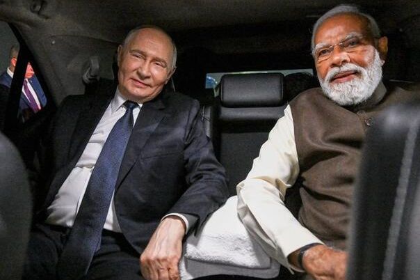 Putin: Zašto Indija ne može, a SAD smije kupovati rusko gorivo?