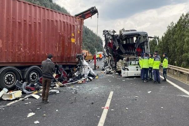 Stravičan sudar autobusa i kamiona u Turskoj: 7 poginulih, 11 povrijeđenih