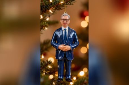 Za rubriku vjerovali ili ne: Stiže reklama u kojoj je Vučić ukras za novogodišnju jelku (VIDEO)