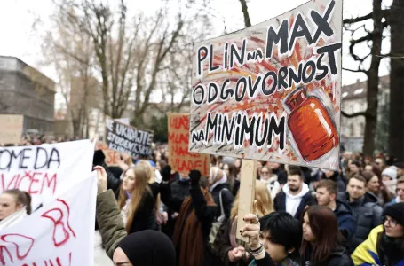 Studenti na protestu uputili 10 zahtjeva Vladi Kantona Sarajevo