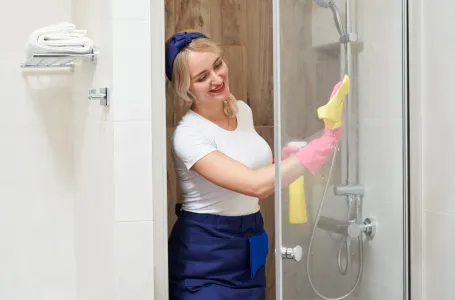 Tuš kabina savršeno čista za nekoliko minuta: Ovi trikovi rade čuda