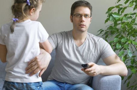 Psiholog: „Ne govorite djeci da nemate para da im kupite ono što žele. Evo šta im treba reći“