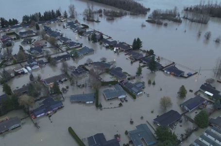 Velike poplave u Washingtonu, evakuirani desetci hiljada ljudi (VIDEO)