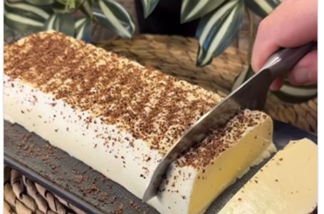 Nježna poslastica: Kolač koji se ne peče gotov za 12 minuta