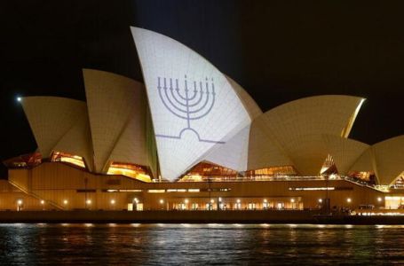 Sidnejska opera osvijetljena menorom u znak podrške jevrejskoj zajednici