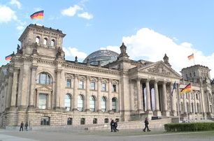 Njemački poslanik optužen zbog Hitlerovog pozdrava u Bundestagu