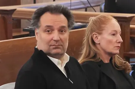 Osuđen na doživotni zatvor: Pogledajte facu Brajana Volša tokom izricanja presude, snimljena i majka