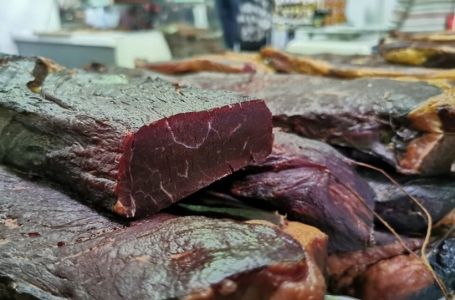 Ovo skoro svi rade pogrešno: Koliko dugo suho meso smije da stoji u frižideru