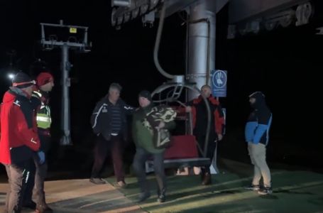Spašeni turisti koji su bili zaglavljeni u korpama na ski liftu