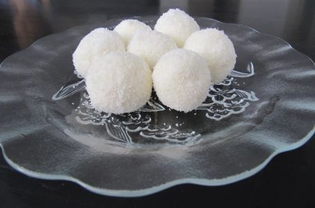 Domaće Rafaelo kuglice ljepše od onih kupovnih: Evo kako da ih napravite za tili čas