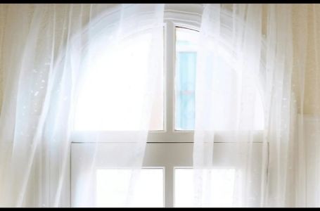 Kako da opet imate blistavo bijele zavjese: Trik s ovim prirodnim sastojkom uklanja sivilo