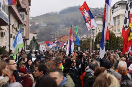 Bivši reprezentativac Srbije se "pojavio"na protestu u Novom Pazaru, slike i snimci se masovno...