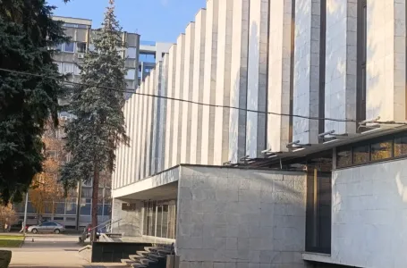 NSRS razmatra pooštravanje mjera protiv pušenja, rasprava i o javnim preduzećima