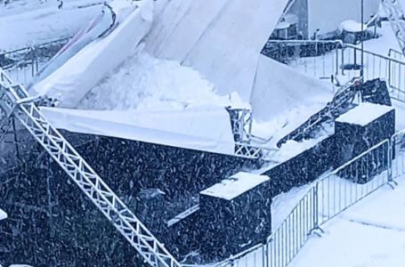 Snijeg pravi probleme u Hrvatskoj: Urušila se pozornica za advent u Oroslavju