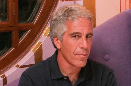 Otkriveno još milion dokumenata u slučaju Epstein: Vlasti optužene za skrivanje