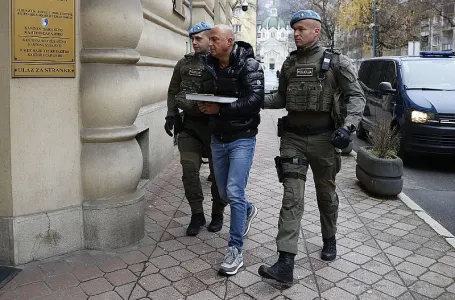 Detalji s ročišta Muhamedu Ajanoviću: Dekan nema bh. pasoš, ali ima moćne prijatelje