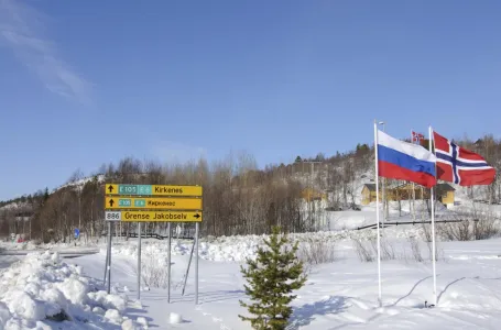 NATO i Rusija u klinču, ali 1 zemlja igra drugačiju igru: Zašto baš ova granica ostaje otvorena?