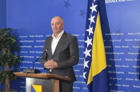 Helez predložio da se dio budžetske rezerve usmjeri za plate zaposlenih BHRT-a