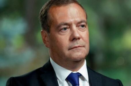 Medvedev brutalno izvrijeđao Zelenskog: „Zelenom homunkulusu mjesto u muzeju“