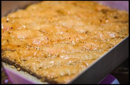 Badnjevka, starinska pita koja se pravi za Badnje veče, a ovo je najbolji i najsočniji recept!