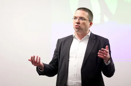 HDZ-ov eurozastupnik: Ako se muslimani ne urazume, dobit će puno gore rješenje