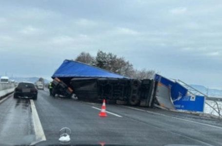 Težak udes u Austriji: Vozaču iz BiH prevrnuo se kamion