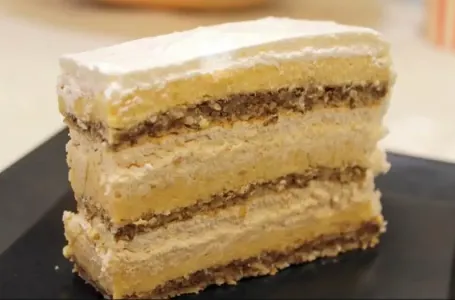 Luda torta bez mlijeka i jaja, spremna za tili čas: Toliko bogata da joj nema ravne