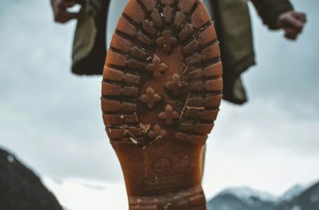 Trik s cipelama da nikad ne proklizate na zaleđenim ulicama: Evo šta vam treba