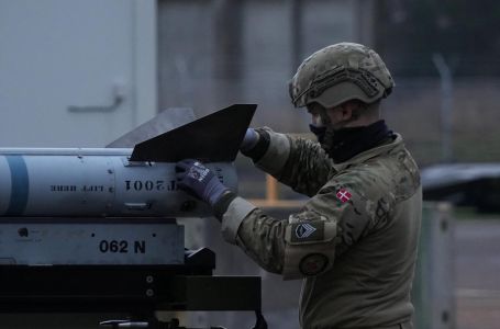 Gomilaju vojnike, grade hangare, stižu oklopnjaci: 'Borit ćemo se s onim što imamo"