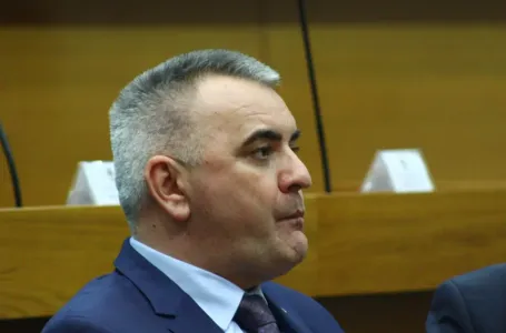 NSRS: Usvojena odluka o ostavci Save Minića