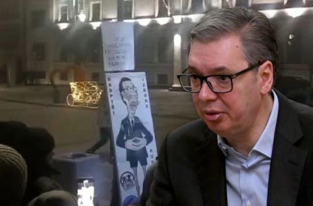 Vučić prodao Srbiju, a sad bi da demonstranti doniraju jaja koja su bacili na njega