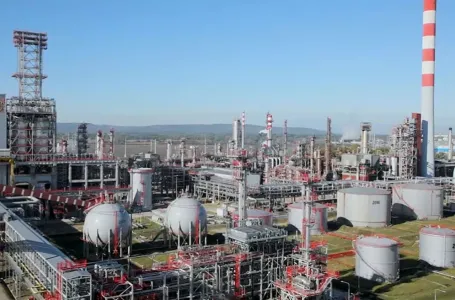 U Pančevu rade svi pogoni, prve isporuke nafte 26. januara