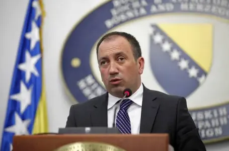 Crnadak: Ovo je posljednja SNSD-ova vlada