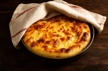 Sastojci za ovu pitu koštaju jedva 3 KM i pravi se za tren oka: Recept koji ćete obožavati!