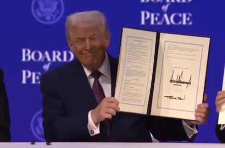 Trump na potpisivanju govorio o Gazi: Sukob u Gazi sada su “mali požari”