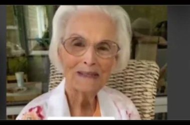 Zaboravite bore i starost: Tajna 102-godišnjakinje za kožu poput somota