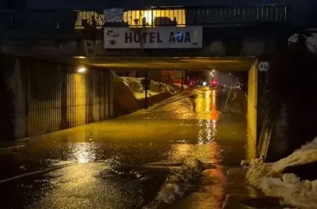Sarajevo: Poplavio podvožnjak u Buća Potoku, cesta zatvorena za saobraćaj