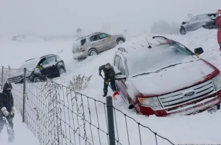 Snažna zimska oluja paralizirala državu: Stotine hiljada stanovnika bez struje u SAD