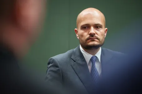 Svijet ima novog vladara iz sjene: Kako je mladi Čeh postao najbogatiji trgovac oružjem na svijetu