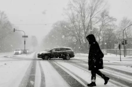 Zimska oluja paralizirala Njemačku: Snijeg, ledena kiša i "crni led"
