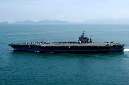 Trump: Još jedna prekrasna armada upravo prekrasno plovi prema Iranu