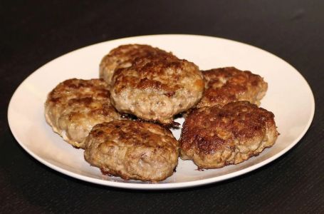 2 tajne najukusnijih faširanih šnicli: Mali detalji prave razliku, uvijek ispadnu savršene