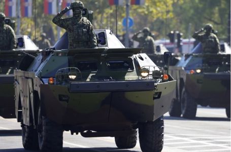 Srbija ponovno uvodi obvezni vojni rok