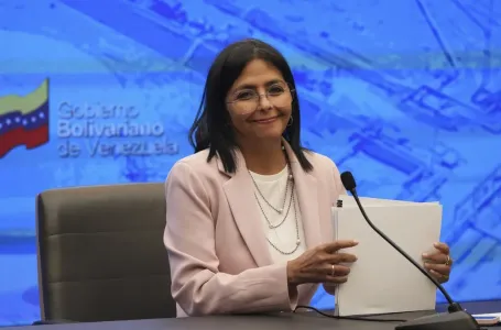 Rodriguez potpisala zakon kojim će se naftni sektor Venecuele otvoriti za privatizaciju