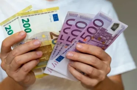 Novac stiže za 4 znaka: Evo ko će dobiti pare do 7. februara, a jedan znak treba da igra igre...