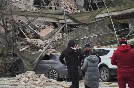 Novo urušavanje u Srbiji: Pala skela, više osoba bilo zarobljeno ispod ruševina