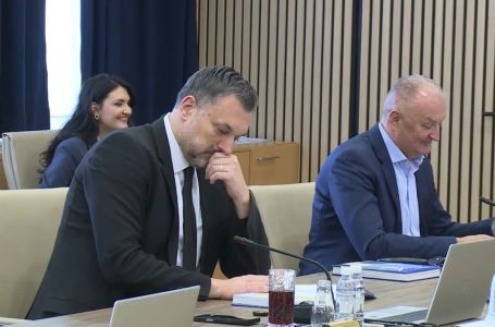 Tri godine vlasti, sedam ispunjenih obećanja: bilans Vijeća ministara razočarao