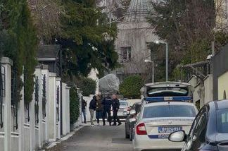 Prve fotografije s Dedinja nakon što je bačena bomba na vilu Zdravka Čolića