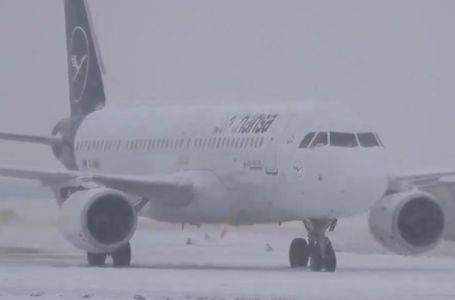 Snijeg paralizirao najveći njemački aerodrom