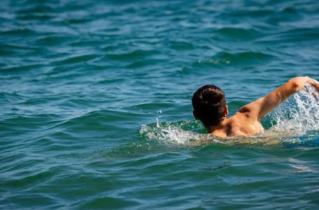 Dječak (13) plivao četiri sata po pomoć za majku, brata i sestru: Evo šta je uslijedilo